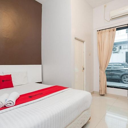 Hotel Reddoorz Syariah Near Taman Air Mancur Bogor Esterno foto