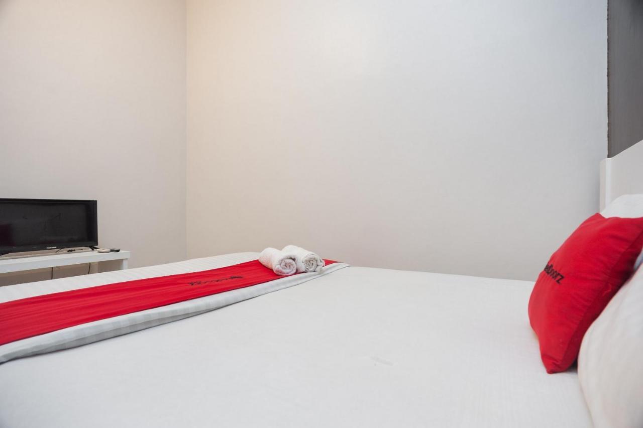 Hotel Reddoorz Syariah Near Taman Air Mancur Bogor Esterno foto
