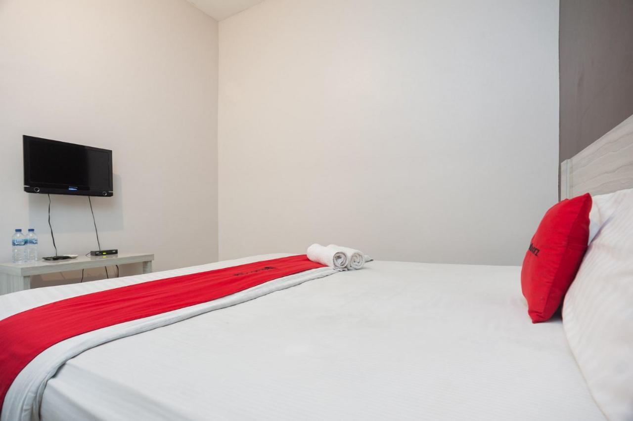 Hotel Reddoorz Syariah Near Taman Air Mancur Bogor Esterno foto