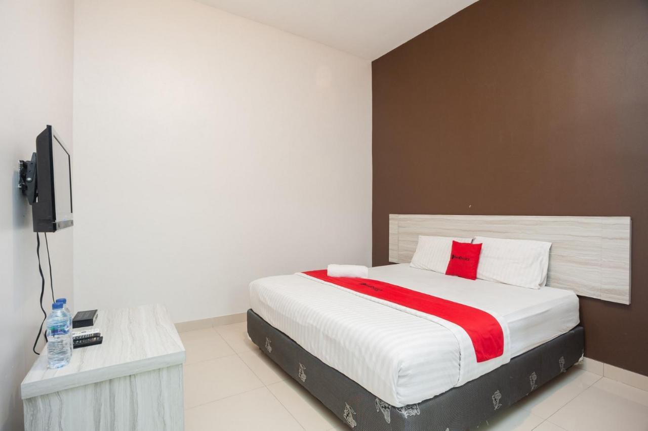 Hotel Reddoorz Syariah Near Taman Air Mancur Bogor Esterno foto