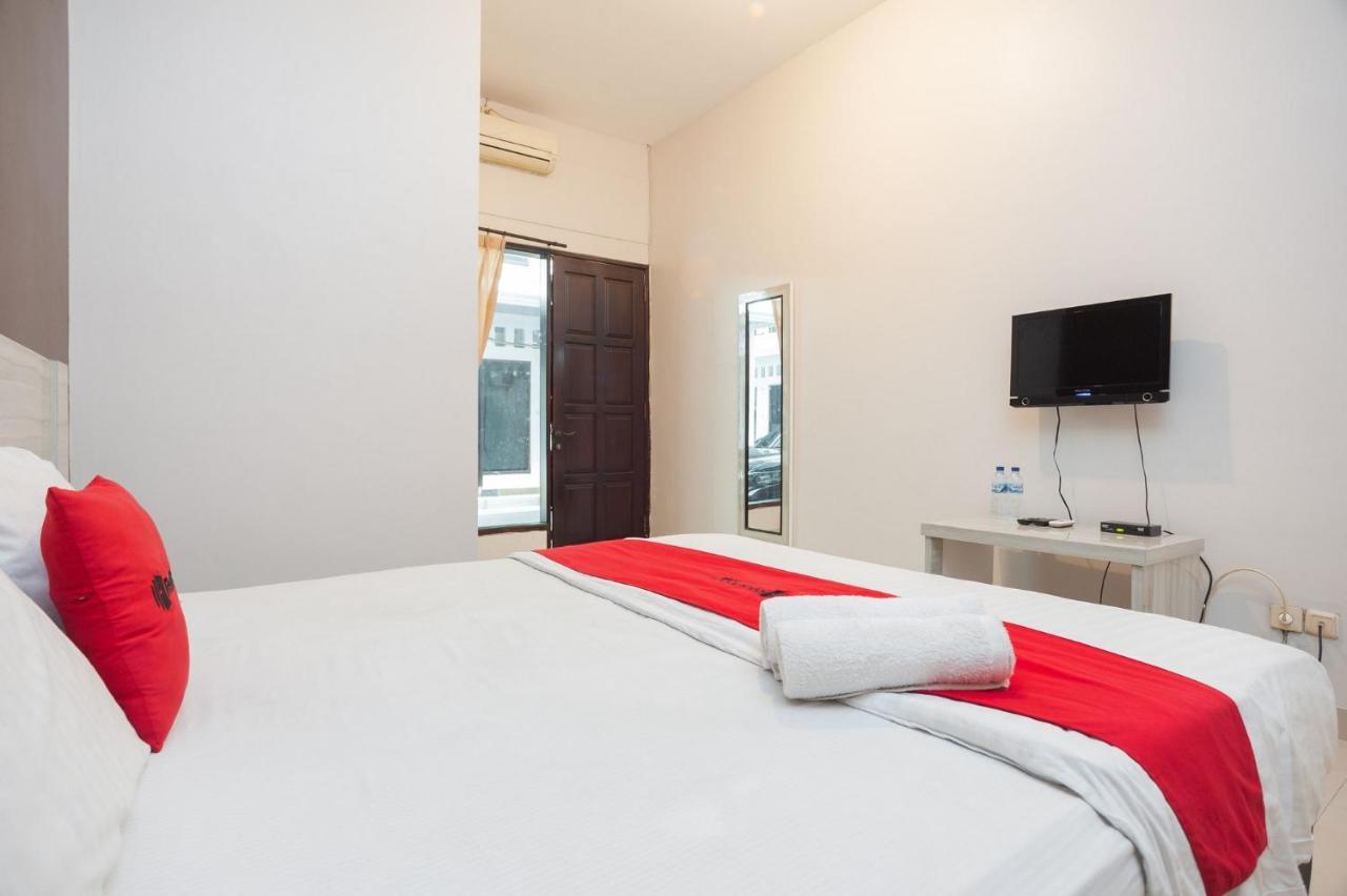 Hotel Reddoorz Syariah Near Taman Air Mancur Bogor Esterno foto