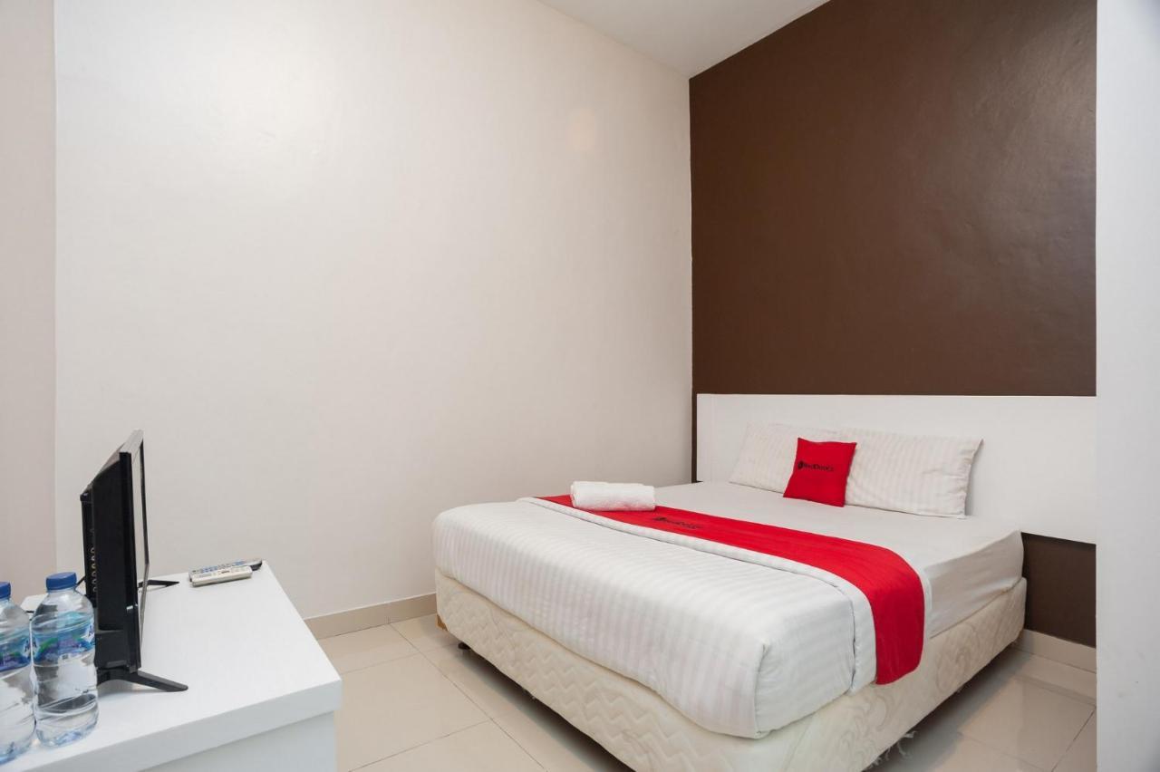 Hotel Reddoorz Syariah Near Taman Air Mancur Bogor Esterno foto