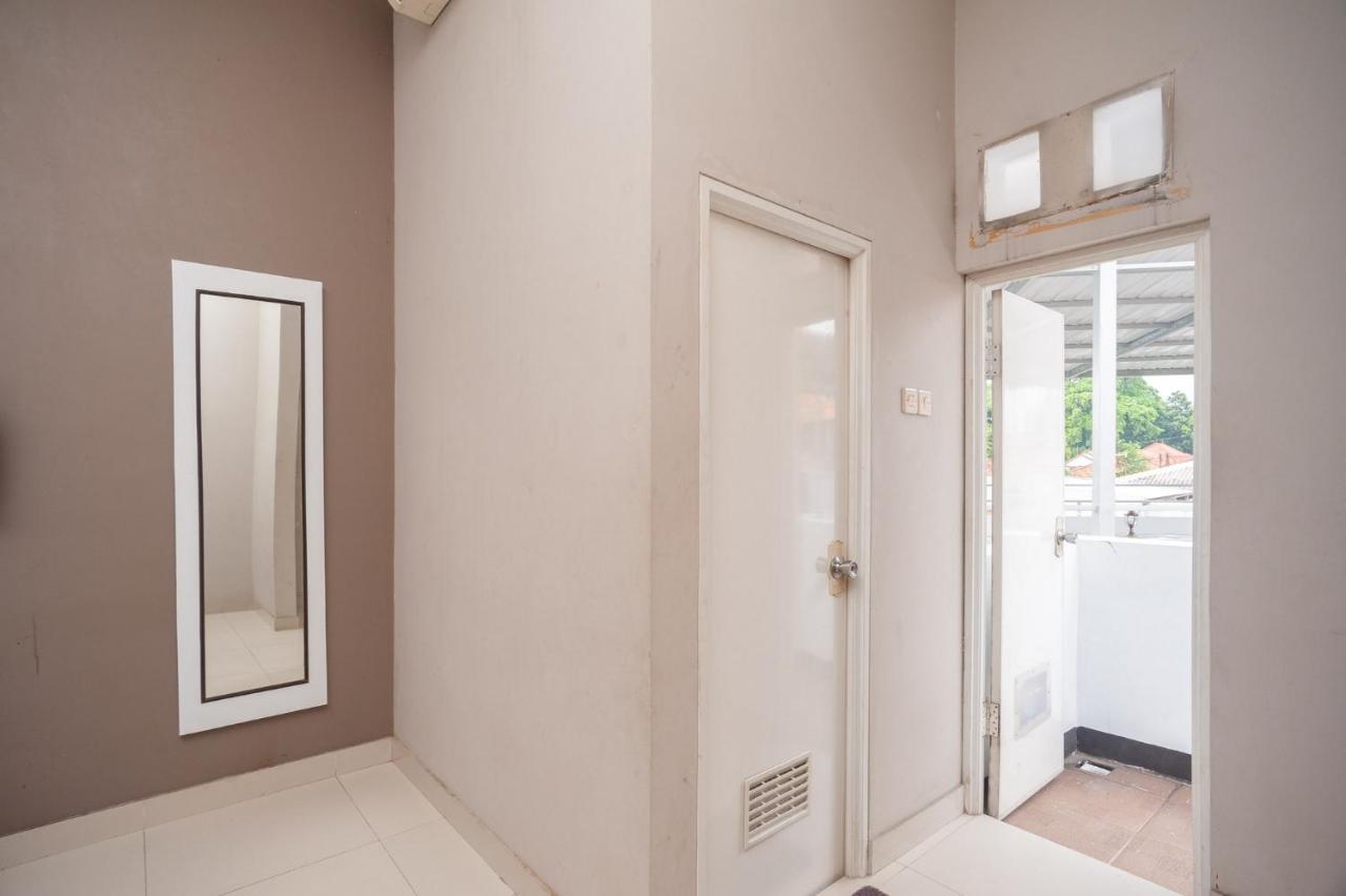 Hotel Reddoorz Syariah Near Taman Air Mancur Bogor Esterno foto