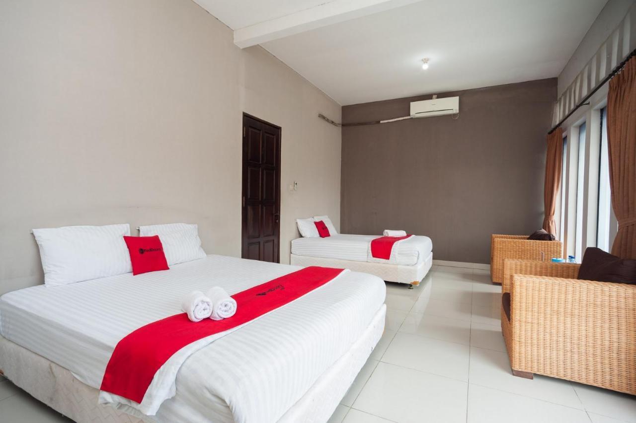 Hotel Reddoorz Syariah Near Taman Air Mancur Bogor Esterno foto