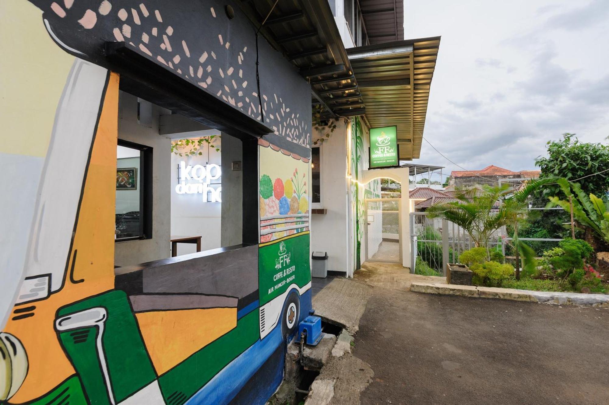Hotel Reddoorz Syariah Near Taman Air Mancur Bogor Esterno foto